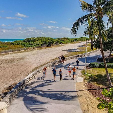 Deco Beachside Apt, W/2 Queen Beds, Washer/Dryer Miami Beach Bagian luar foto