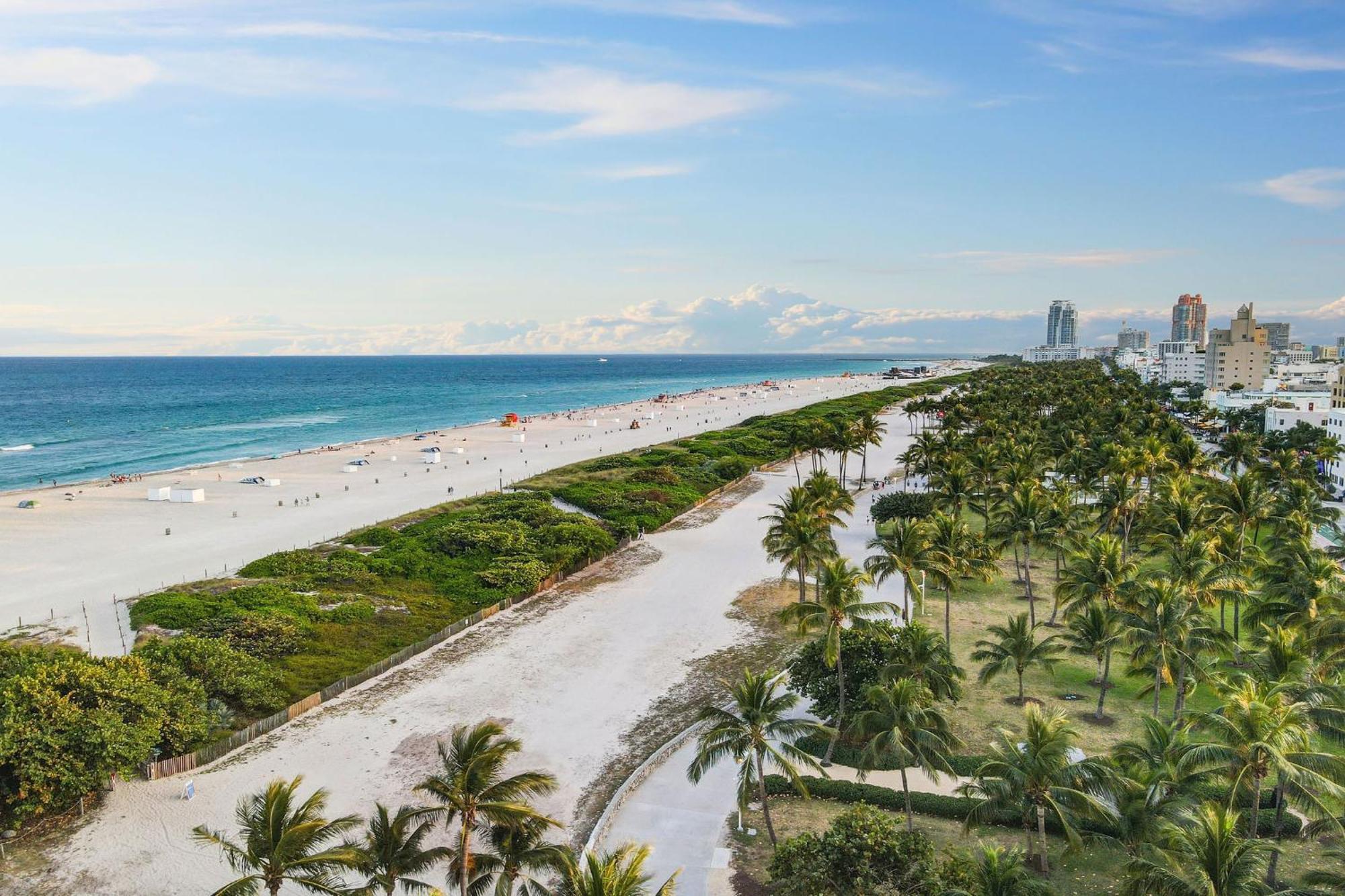 Deco Beachside Apt, W/2 Queen Beds, Washer/Dryer Miami Beach Bagian luar foto