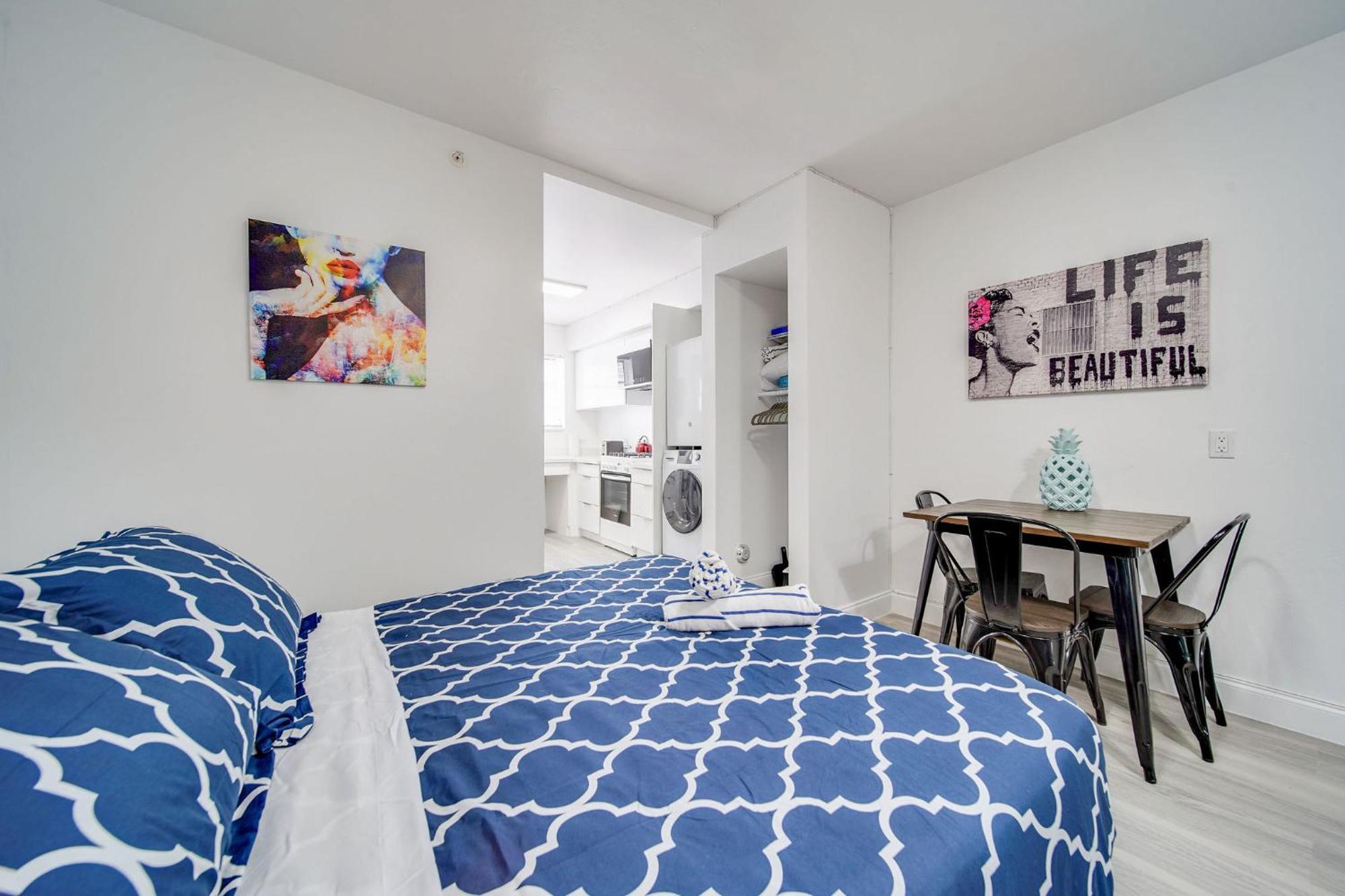 Deco Beachside Apt, W/2 Queen Beds, Washer/Dryer Miami Beach Bagian luar foto