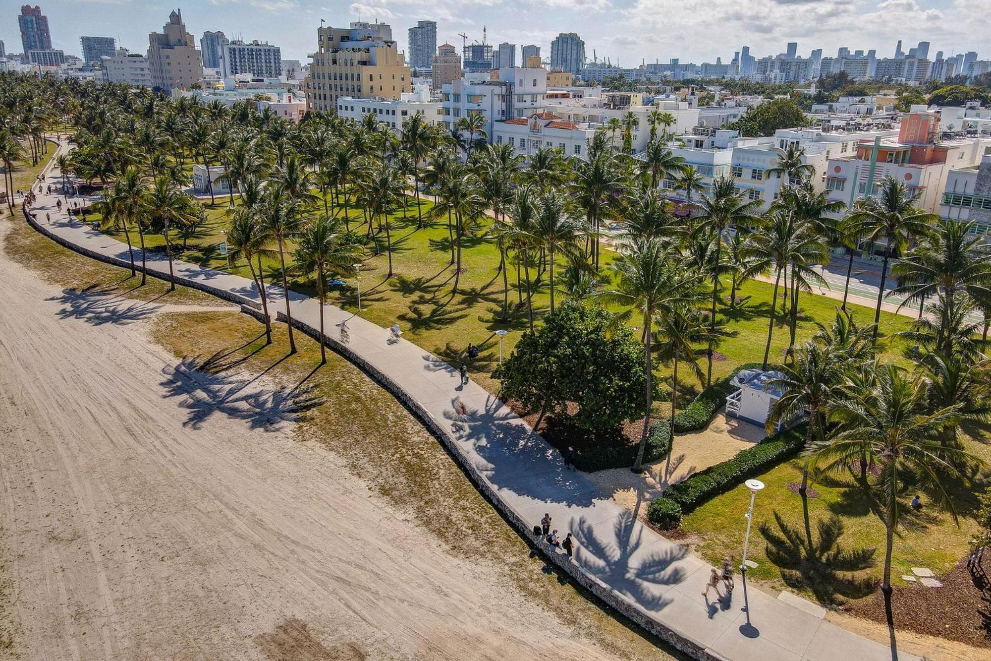 Deco Beachside Apt, W/2 Queen Beds, Washer/Dryer Miami Beach Bagian luar foto